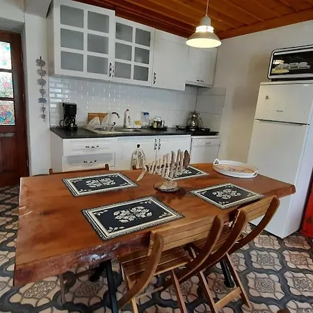 Old Stone House-sea View 3*