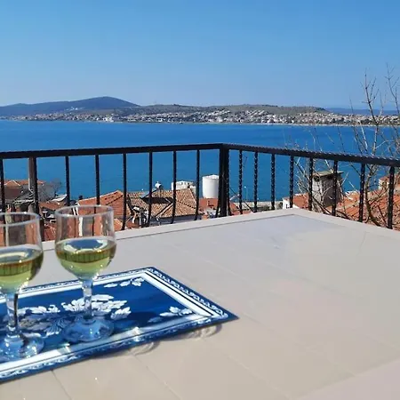 Old Stone House-sea View 3*